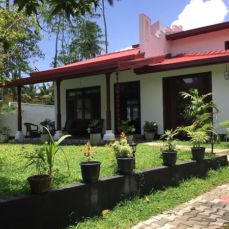 Hotel Mirewon Guest Weligama Esterno foto