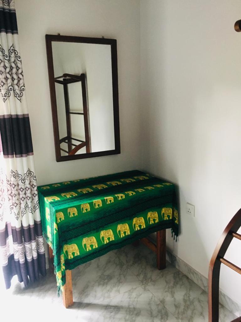 Hotel Mirewon Guest Weligama Esterno foto